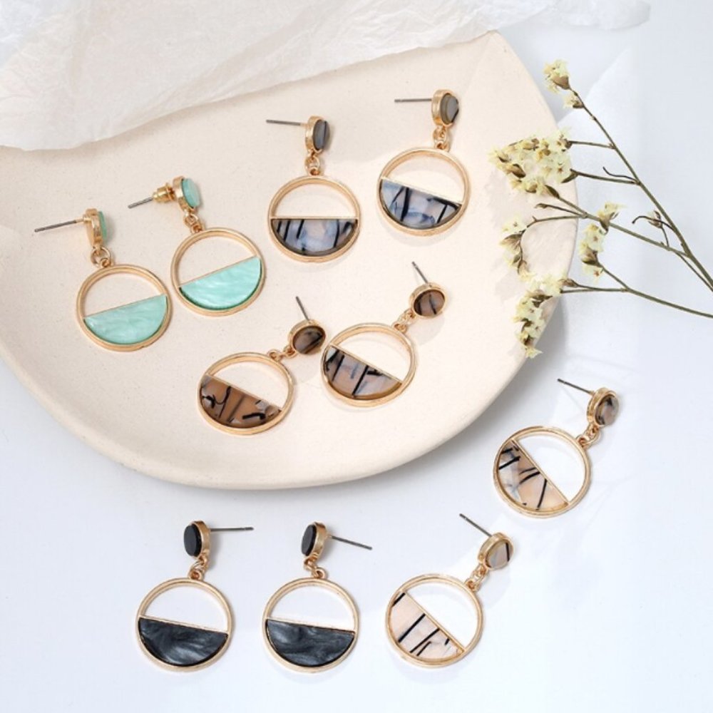 “Round & Round” Marble Resin Circle Dangle Earring - Picture 9 of 9